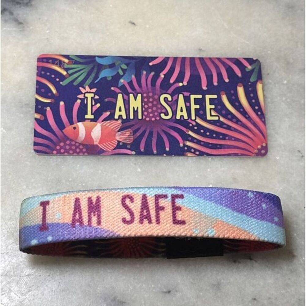 Zox I Am Safe Reversible Band Bracelet Size Medium With Card